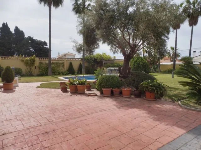 Villa de lujo junto a la playa y Puerto Marina — 5