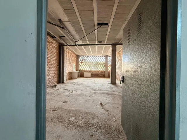 ¡Gran Oportunidad en el Centro de Láchar! Local comercial con muchas posibilidades (Ideal negocio o conversión a Loft de diseño) — 12