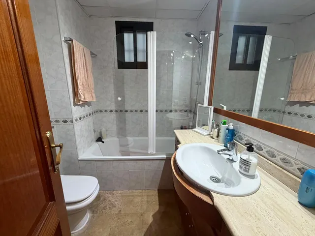 Piso junto a maría la judia, con garaje, trastero y piscina — 20