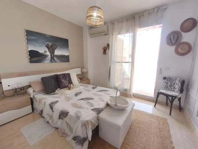Vivienda amplia en perfecto estado en la zona alta de Gran Alacant, con piscina, parking y todos los servicios a pie — 28