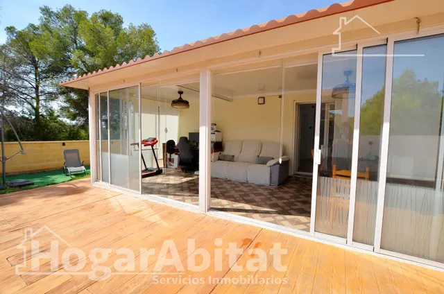 Respira paz entre el mar y la montaña en este exclusivo chalet pareado reformado con piscina privada, solárium y parking — 19