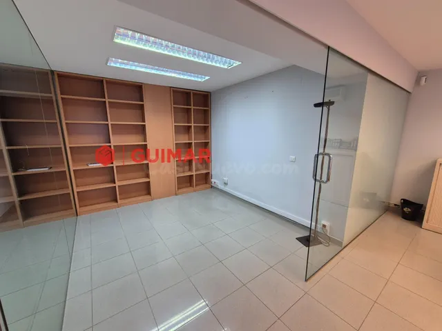 DESPACHO EN VENTA EN SARRIA — 3