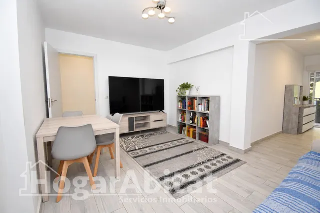 Exclusiva ubicación junto a la playa en este piso reformado con amplio balcón y ascensor en la Malvarrosa — 8