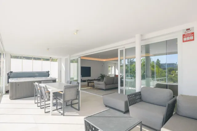 Impresionante vivienda de lujo en Benalmádena con vistas infinitas al Mediterráneo — 40