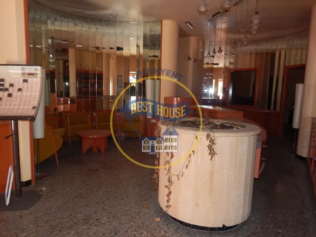 ¡¡OPORTUNIDAD!! LOCAL COMERCIAL EN ZONA TRANSITADA — 9