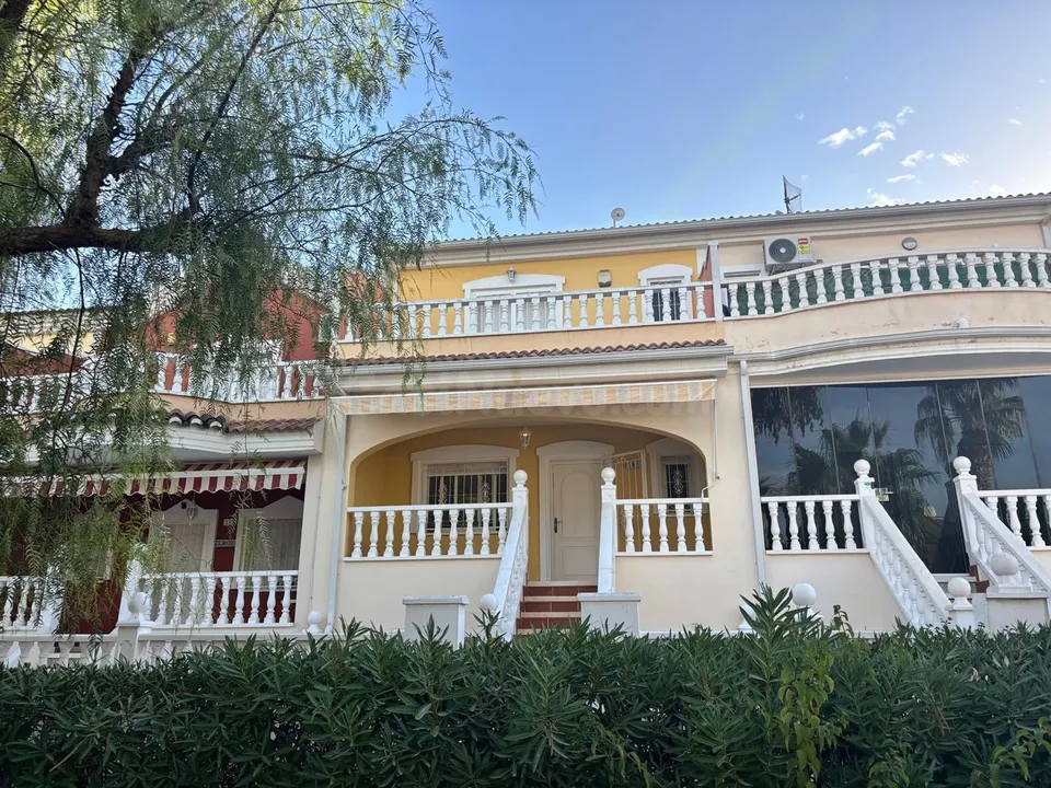 Casa 3 habitaciones 101m² en venta - Urbanizacion monteazul