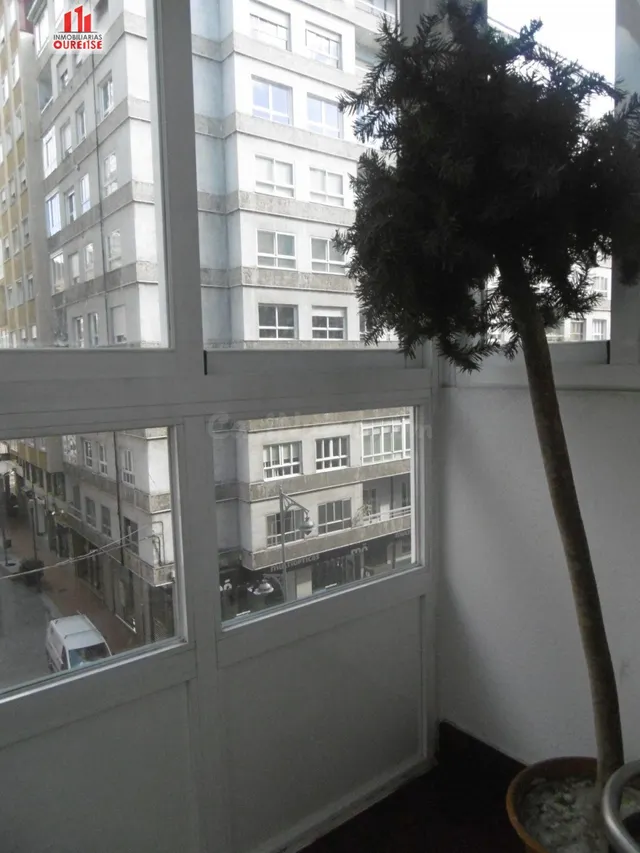 OFICINA CON SIETE DESPACHOS EN EL CENTRO DE LA CIUDAD. - foto 3