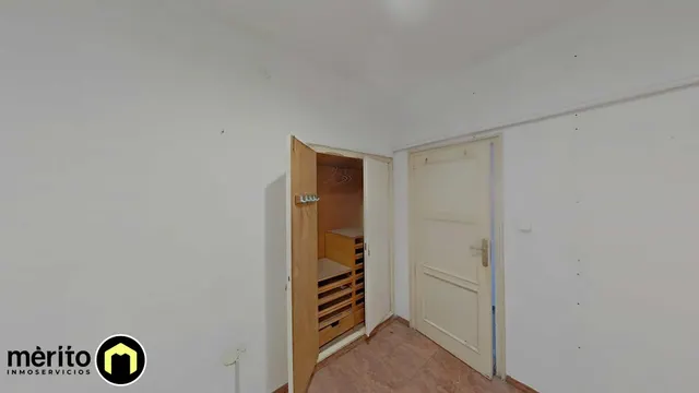 Piso para reformar en el centro de Alicante. — 23