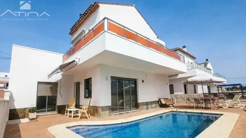 Villa independiente con piscina privada a 200 metros del Mediterráneo
