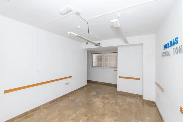 OFICINA DE  ALQUILER EN PLENO CENTRO DE GRANADA. — 10