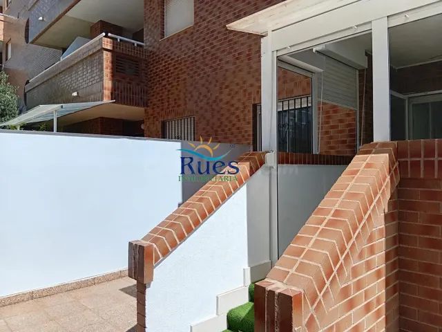 Acogedora planta baja en Oropesa del Mar con piscina y a pas