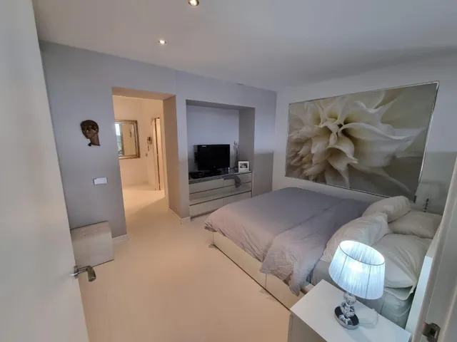 Impresionante Apartamento de Diseño Alquiler Temporada hasta 8 meses Paseo Marítimo primera línea de mar — 37