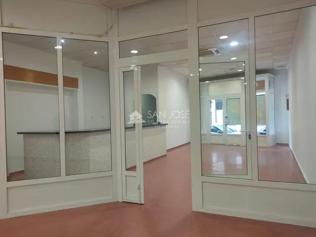 SE VENDE O SE ALQUILA LOCAL COMERCIAL VACIO EN EL CENTRO DE ASPE — 3