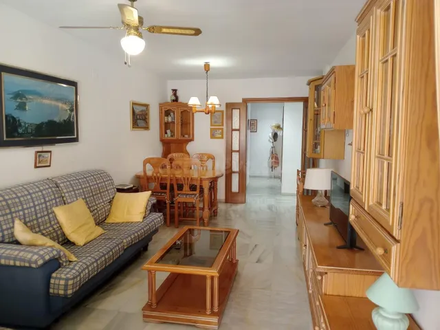 Ático/Piso con Vistas al Mar y Solárium Privado – Alquiler d - foto 5