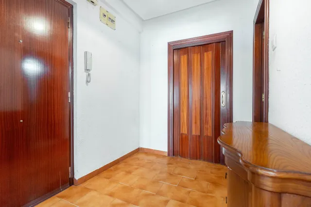 Piso de dos dormitorios con terraza y trastero en el coto, Gijón — 11