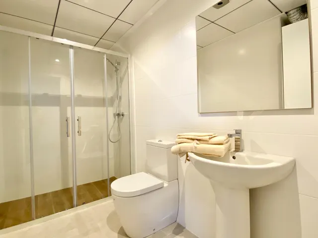 CHALET DE LUJO CON PISCINA, VISTAS AL MAR Y SOLÁRIUM PRIVADO — 14