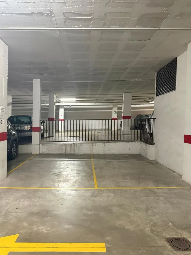 YA DISPONIBLES – PLAZAS DE GARAJE EN TEATINOS – 60 €/MES - foto 2