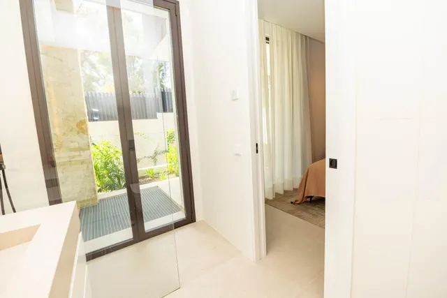 DOS ESPECTACULARES VILLAS RECIÉN TERMINADAS EN EL CENTRO DE MARBELLA — 32