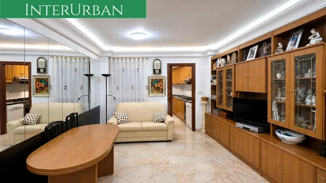 EXCLUSIVA - Amplia casa de pueblo con terraza, buhardilla y  - foto 3