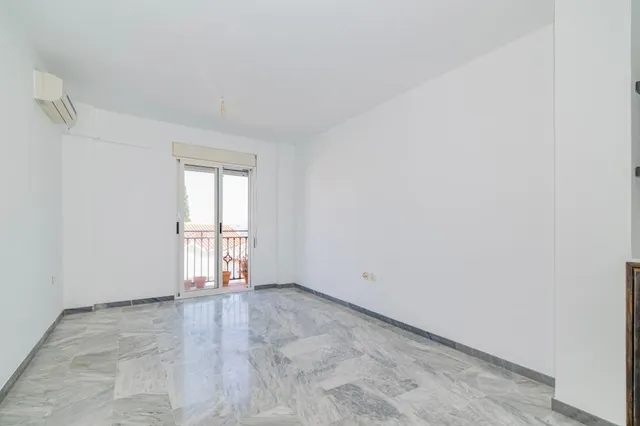 PISO DE 3 habitaciones Y COCHERA EN LA ZUBIA — 19