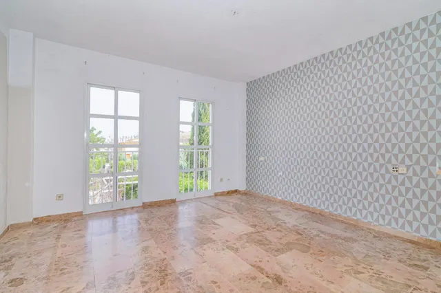 Chalet independiente en esquina en una zona muy buena de Huétor Vega — 38