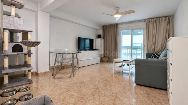 Piso exterior de 3 dormitorios con balcón y trastero en plen