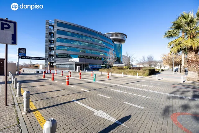 Apartamento tipo loft con garaje incluido y piscina en zona Parque Lagos — 39