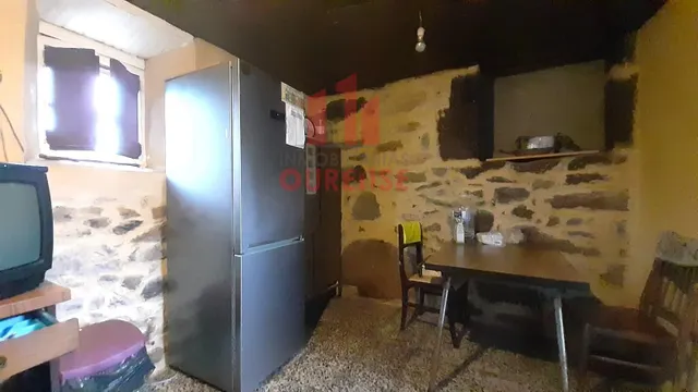 CASA CON GALPÓN, PATIO Y PEQUEÑA PARCELA CERCA DE CELANOVA — 9