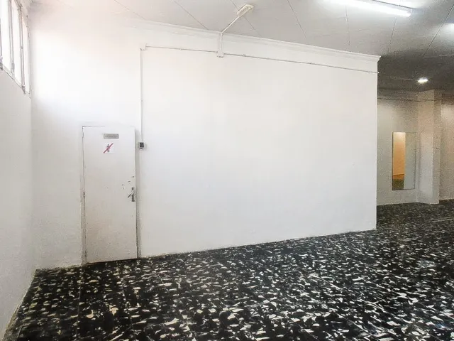 Local diáfano en venta, Sabadell, zona  Creu de Barbera — 12