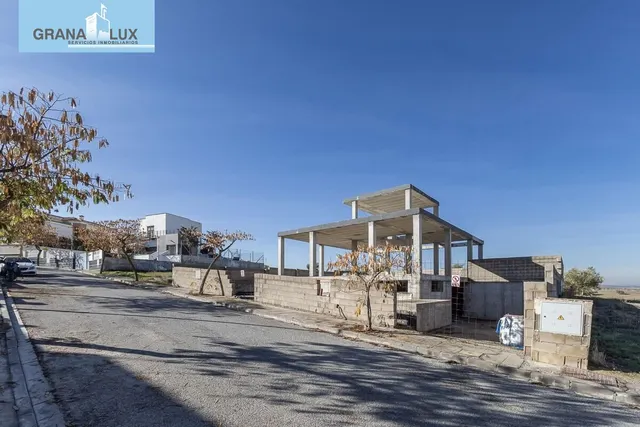 Parcela exclusiva con estructura de Chalet independiente y piscina en Urb. El Montecillo, Las Gabias — 3