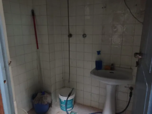 21 Inmobiliarias vende local  en avenida cami nou — 5