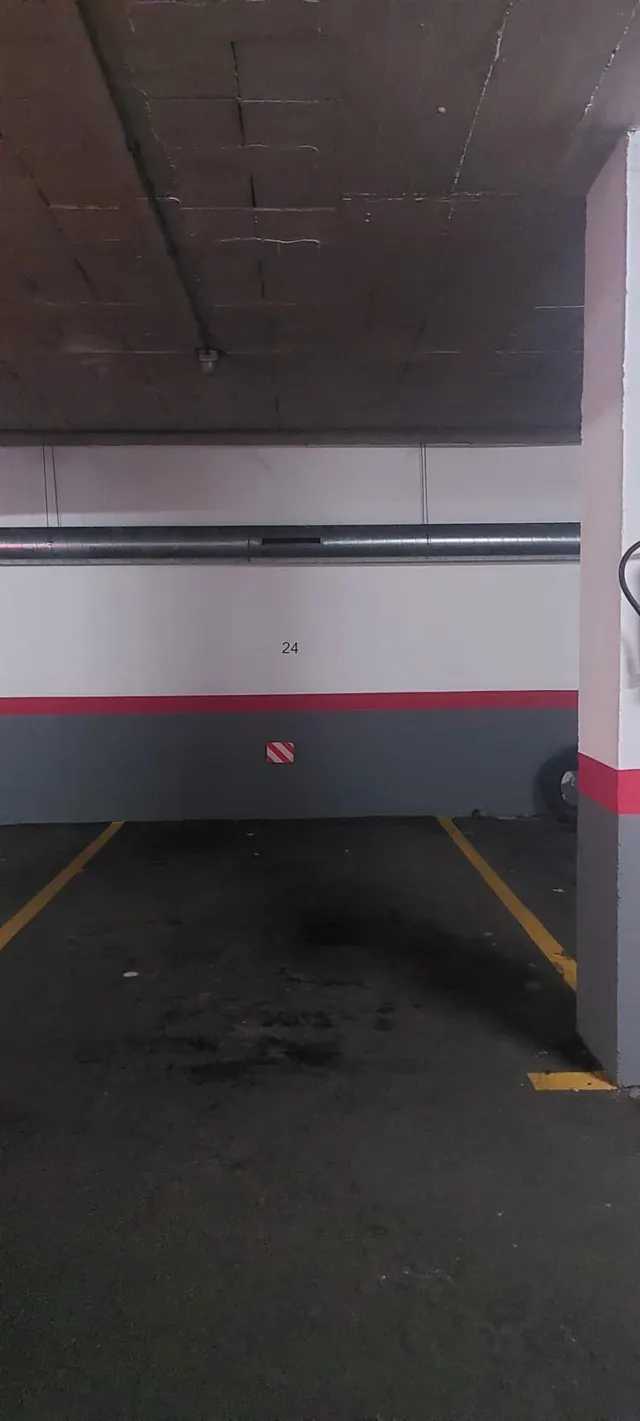 SE VENDE  PLAZA DE GARAJE CERCA DE HOSPITAL — 7