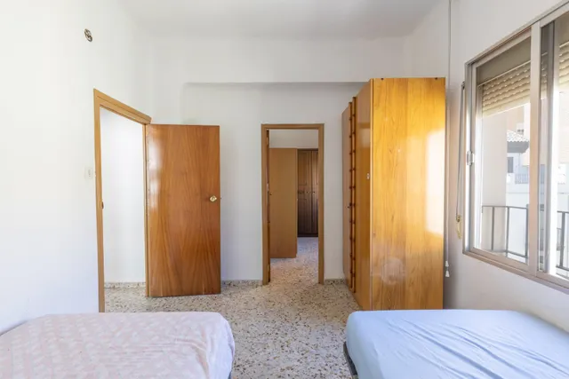 Piso en El Zaidín, tres dormitorios y un mundo de posibilidades. — 15