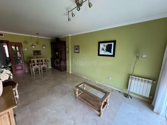 Amplio piso en alquiler en la zona R-66 de Cáceres - foto 4