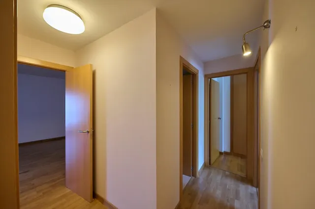 PISO DE 3 HAB CON BALCÓN, PK, Trastero y Piscina Comunitaria — 42