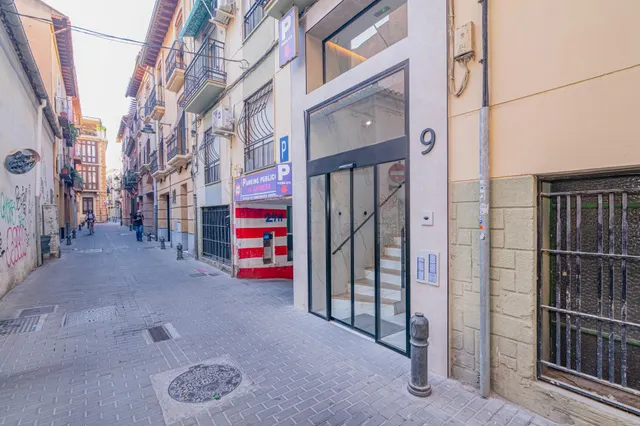 ¡Tu Nuevo Hogar te espera!  Semi-ático Reformado con Gran Terraza, junto Virgen de Las Angustias — 39