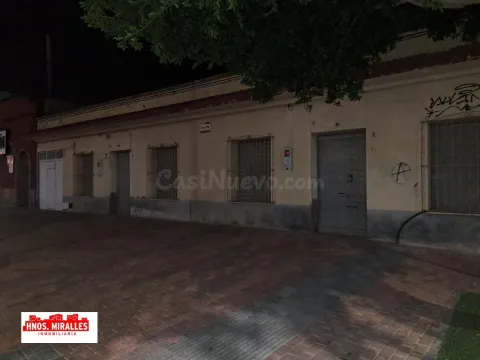 SE ALQUILA LOCAL COMERCIAL EN ROJALES EN CALLE PRINCIPAL