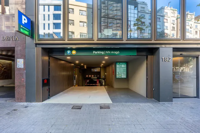 Parking de moto 2m² en alquiler - Eixample — 8
