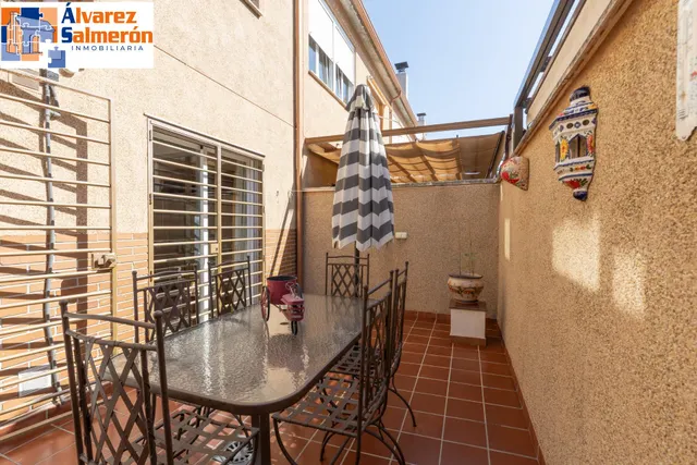 ¡EXCLUSIVA VIVIENDA UNIFAMILIAR CON PATIO PRIVADO EN ARMILLA! — 12