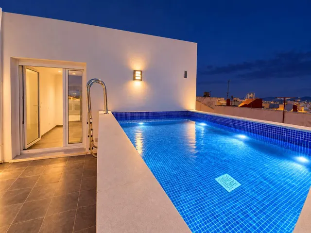 CASA DE DISEÑO A ESTRENAR CON GARAJE EN PILES CONSTRUIDA EN 2024. PISCINA CHILLOUT PRIVADA. — 20