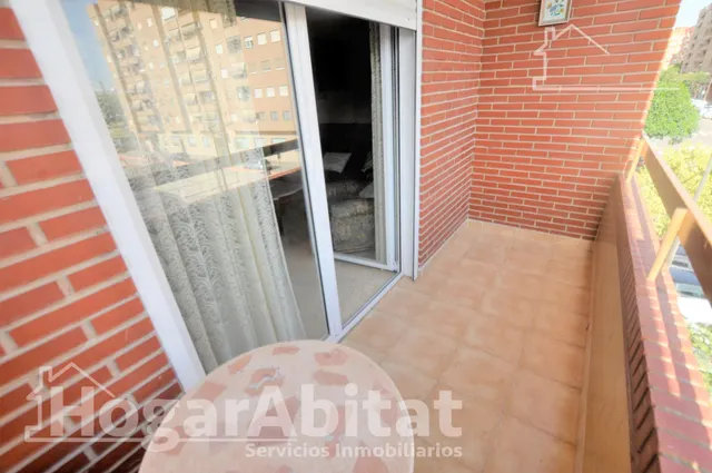 ¡EN BUENA ZONA! AMPLIO, BONITO Y LUMINOSO CON BALCÓN, TODO AMUEBLADO — 12