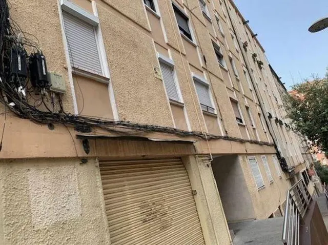 SE VENDE piso OKUPADO en C AGUSTI DOMINGO 17 de Sant Feliu d - foto 2