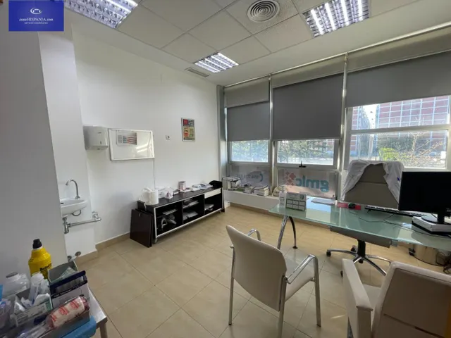 Se alquila local ideal para centro de salud. — 14