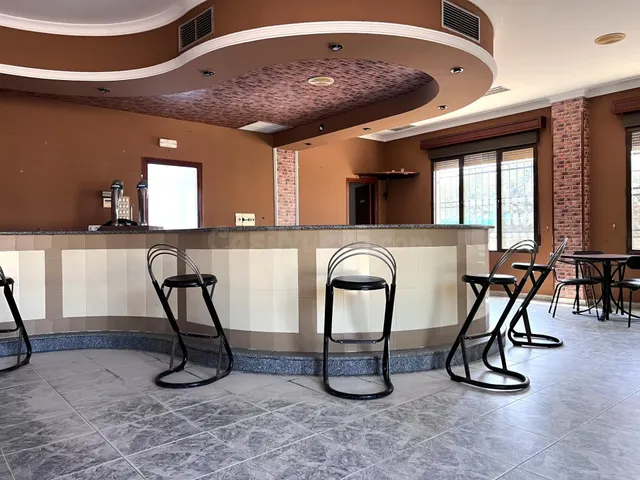 CHALET MAS NEGOCIO DE HOSTELERÍA ZONA DON BENITO - foto 3