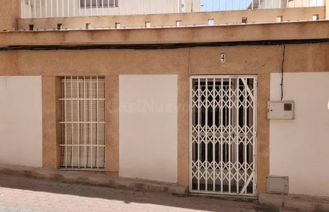 SE VENDE casa adosada OKUPA en C Santa Ana 4 de Águilas