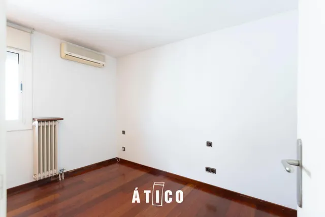 Ático con terraza privada en L'Antiga Esquerra de l'Eixample de Barcelona — 26