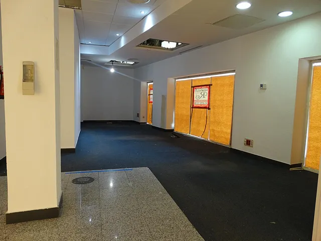 Exclusivo LOCAL COMERCIAL A PIE DE CALLE en el corazón de Arganda — 4