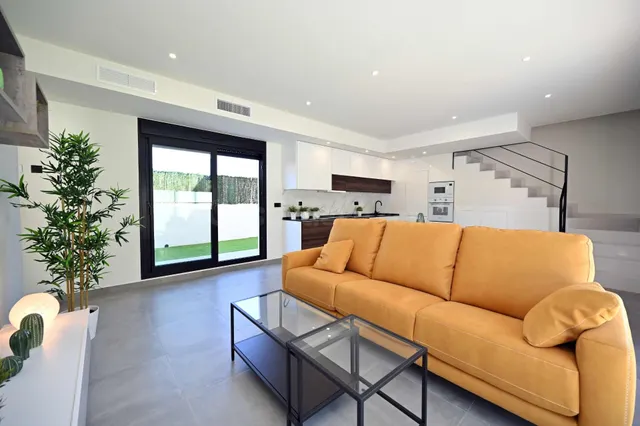 Nuevas villas de 2 dormitorios y 2 baños en la zona de Villa - foto 4