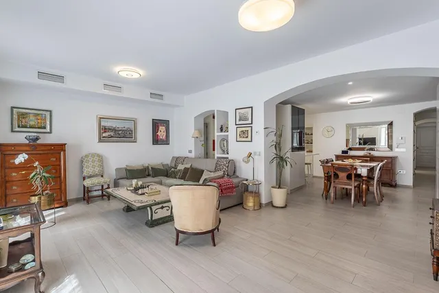 PISO COMPLETAMENTE REFORMADO EN CALLE RECOGIDAS — 6