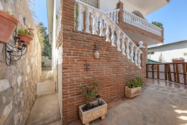 Chalet independiente con 2 viviendas , Carretera de Mijas , Malaga — 39